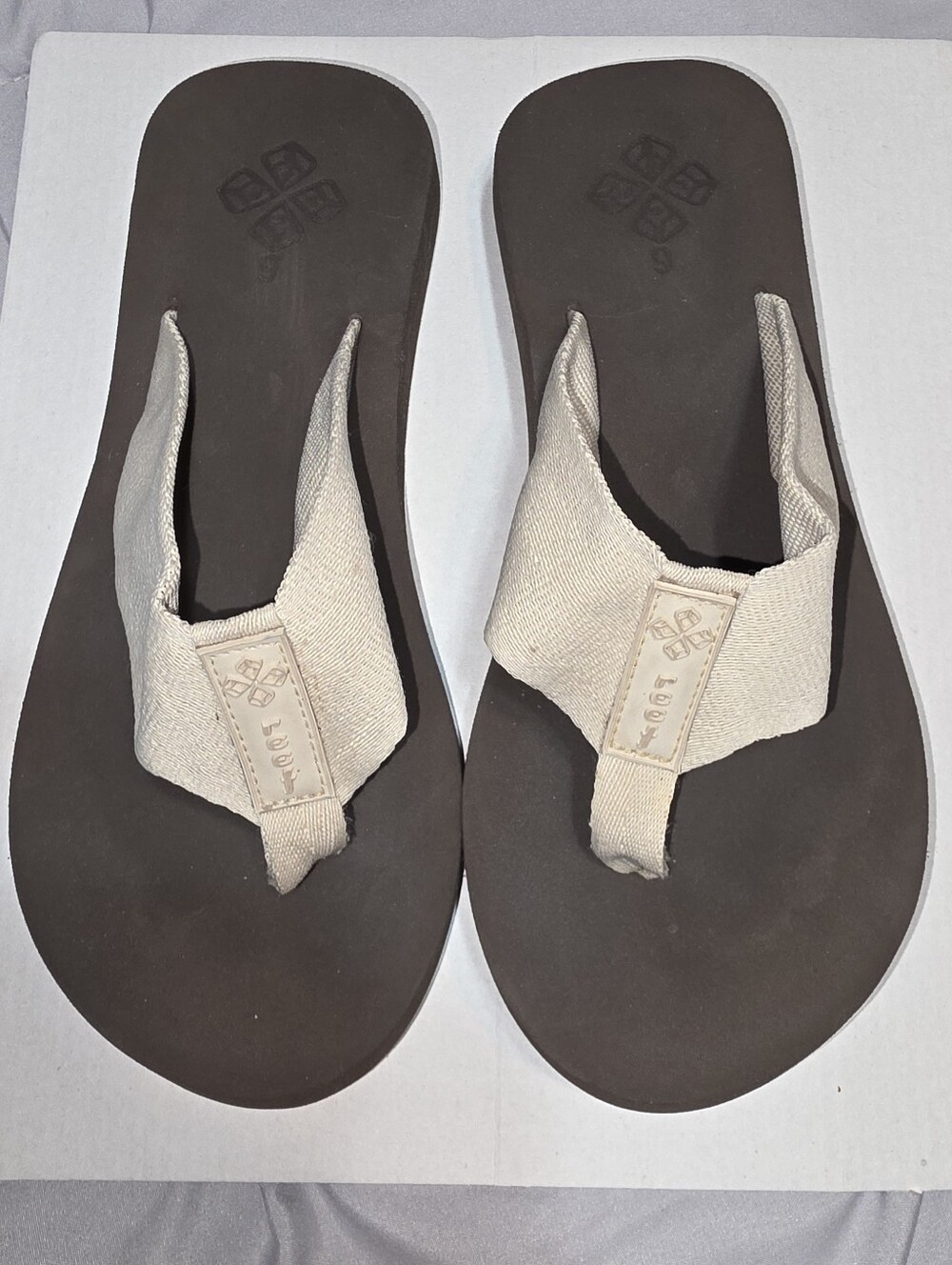Reef Women's Tan Fabric Thong Sandals with Black Footbed